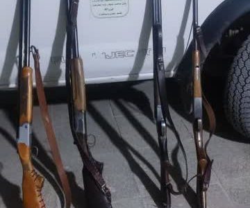 دستگیری دو گروه شکارچی با سلاح و لاشه پرندگان در شهرستان فیروز آباد