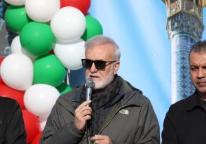 چهارمین رویداد پیادهروی بزرگ خانوادگی شیراز با حضور وزیر ورزش و جوانان و مسئولان ملی، استانی و شهری و جمعیتی بالغ بر ۱۶۰ هزار نفر از شهروندان این کلانشهر در بزرگراه آیتالله حائری شیرازی برگزار شد.