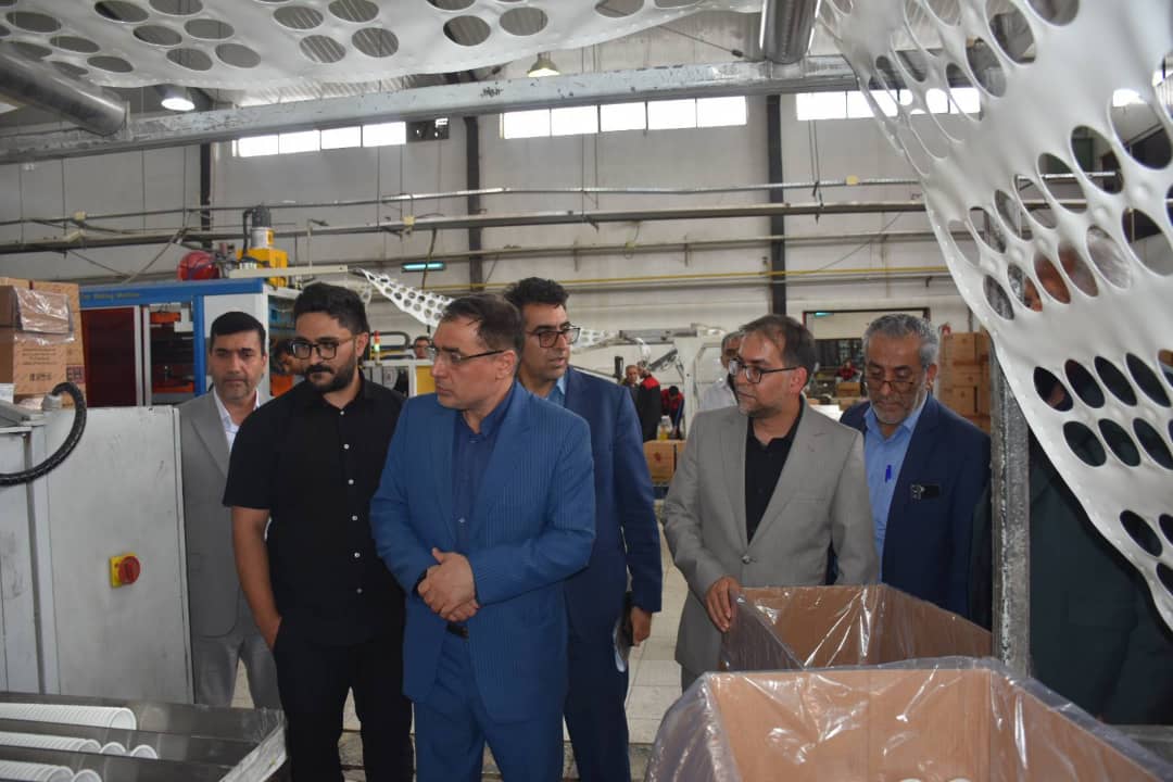 تاکید مسئولان ارشد فارس بر توسعه صادرات و کیفی‌سازی محصولات دانش‌بنیان صنایع غذایی در منطقه کوهمره سرخی شیراز
