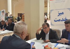 برگزاری میز خدمت در مصلای نماز جمعه شیراز با حضور مسئولان ارشد استان فارس