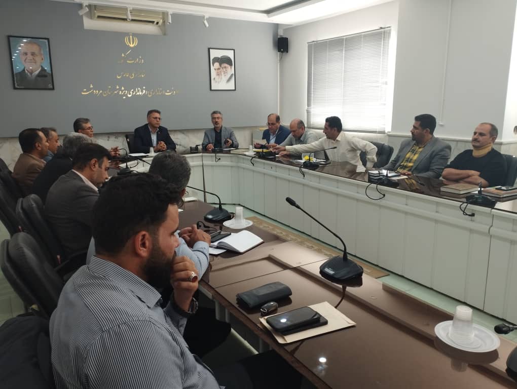 تأکید مدیرکل امور شهری فارس در نشست مرودشت: پیشرفت پایدار بدون فرهنگ ممکن نیست