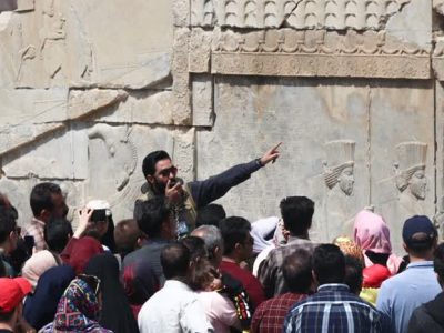 آغاز ساماندهی راهنمایان گردشگری تخت‌جمشید؛ گامی نوین برای ارتقاء کیفیت خدمات و صیانت از میراث جهانی ایران