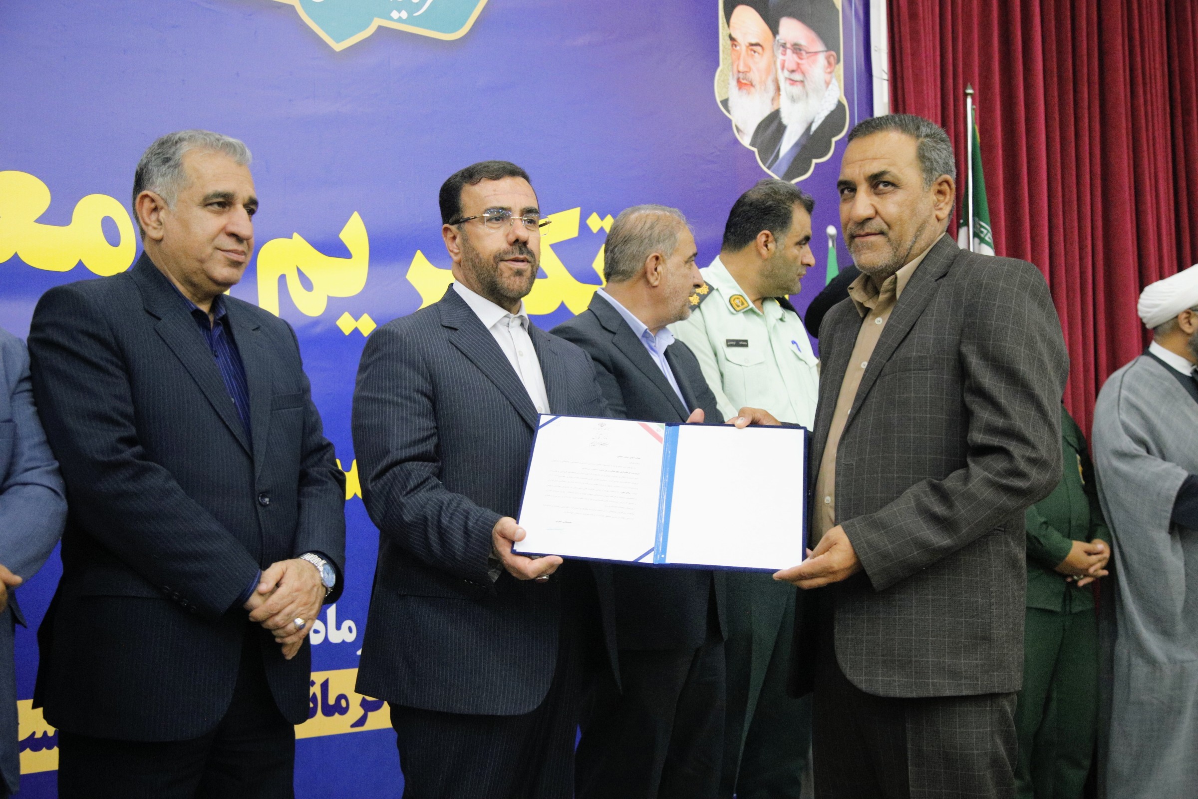 امیری: فرماندار باید نماینده همه مردم باشد و با نگاه ملی مسیر توسعه شهرستان را هدایت کند