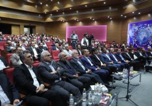 افتتاح ۴۵۵ پروژه ارتباطی در فارس با حضور وزیر ارتباطات؛ گام بلند دولت چهاردهم برای عدالت دیجیتال