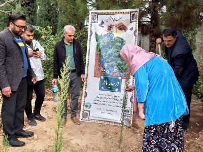 آیین ملی درختکاری همزمان با میلاد حضرت زهرا(س) در سرای سالمندان شیراز برگزار شد