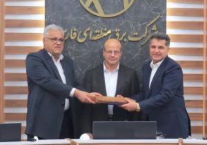 تأکید معاون استانداری فارس بر توسعه نیروگاه‌های خورشیدی و مدیریت ناترازی زمستان در آیین معارفه مدیران برق