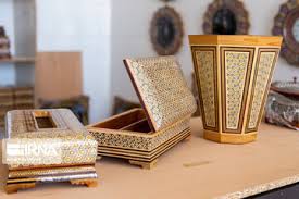 نمایشگاه‌های این حوزه تخصصی و موضوع‌محور برگزار می‌شود / بیش از ۱۰۰ هزار نفر در فارس در حوزه صنایع‌دستی فعال‌اند