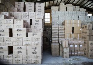 شناسایی و پلمب انبار احتکار کالاهای اساسی در شیراز / کشف مواد غذایی و شوینده در شهرک خاتونک