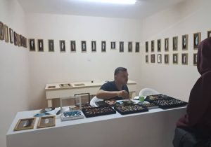 حضور هنرمندان صنایع دستی فارس در نمایشگاه عمان؛ گامی برای معرفی هنرهای سنتی ایران