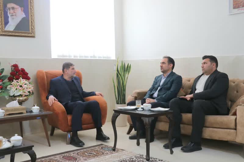 تأکید بر توسعه زیرساختها در داراب؛ ۸۵ قرارداد سرمایهگذاری در شهرک صنعتی منعقد شد تأکید بر توسعه زیرساختها در داراب؛ ۸۵ قرارداد سرمایهگذاری در شهرک صنعتی منعقد شد