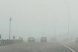 همه محورهای فارس باز است؛ بارش گسترده برف و باران تردد را کند نکرد