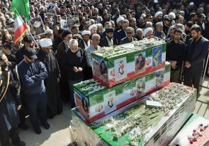 در مراسم تشییع ۱۱ شهید فارس مطرح شد؛ تأکید بر تداوم ایستادگی ملت ایران