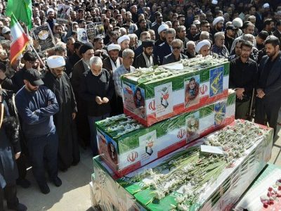 در مراسم تشییع ۱۱ شهید فارس مطرح شد؛ تأکید بر تداوم ایستادگی ملت ایران