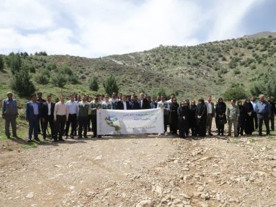 پاکسازی بوستان دراک در آستانه روز زمین پاک / تأکید بر تفکیک پسماند از مبدأ