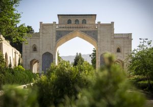 رونمایی از مصحف جدید دروازه قرآن همزمان با روز شیراز؛ تأکید بر پیوند ۱۱ قرنی شهر با کلام‌الله