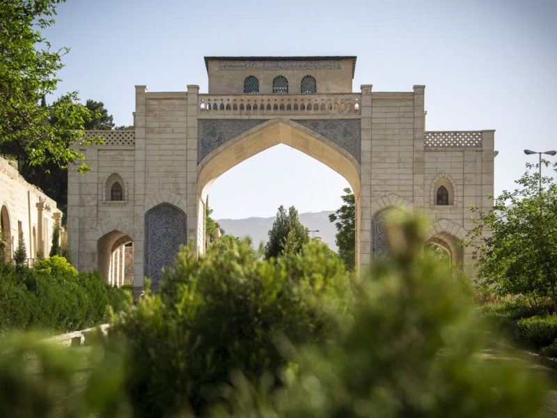 رونمایی از مصحف جدید دروازه قرآن همزمان با روز شیراز؛ تأکید بر پیوند ۱۱ قرنی شهر با کلام‌الله
