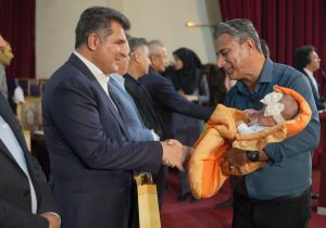 پایداری شبکه برق در گرو تلاش کارکنان است/ تقدیر از کارگران نمونه و مشمولان طرح جوانی جمعیت