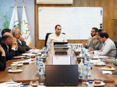 ساماندهی دستفروشان و رفع سد معبر با رویکرد قانونی و انسانی در شیراز