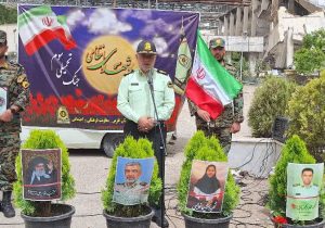 گلباران یادمان شهدای انتظامی در ستاد فرماندهی/ تأکید بر تداوم راه شهدا و پاسداشت فرهنگ ایثار