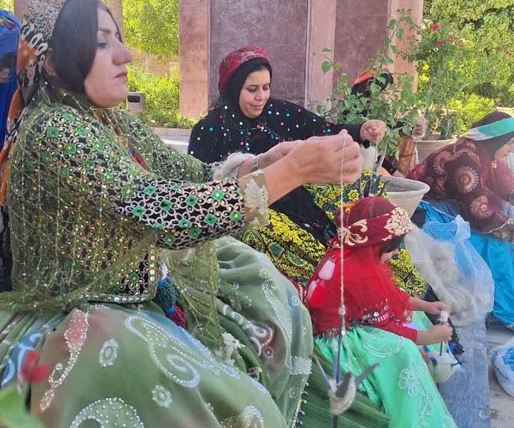 چرخش پره‌ها در سعدیه؛ نخ‌ریسی سنتی فارس در مسیر احیای اصالت