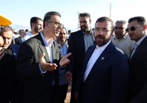 نیروگاه خورشیدی ۵ مگاواتی «شهر برق دراک» در سروستان به بهره‌برداری رسید