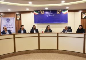 فرماندار شیراز: کتاب‌خوانی در کشور رونق مطلوبی ندارد