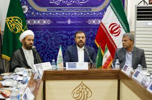 استاندار فارس خواستار تصویب سند راهبردی «شیراز، سومین حرم اهل‌بیت» در شورای برنامه‌ریزی استان شد