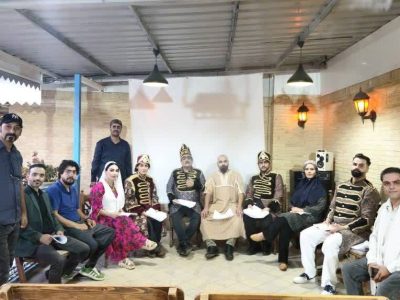 برگزاری نمایشنامه‌خوانی شاکی اثر صادق عاشورپور در شیراز با حضور هنرمندان تئاتر