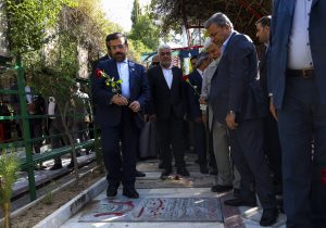 مدیران با نگاه جهادی برای رفع مشکلات معیشتی مردم تلاش کنند