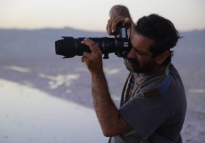 آنکه میبیند، آنکه میپرسد، آنکه میماند