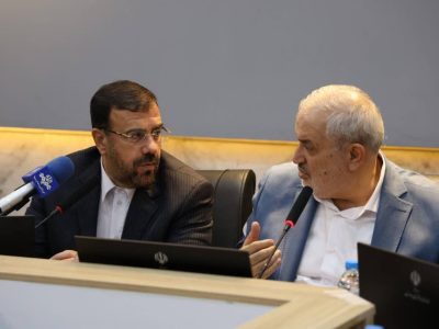 وزیر نیرو وارد فارس شد؛ افتتاح پروژه‌های آب و برق در چند شهرستان