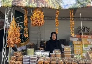 حضور بانوی کارآفرین جهرمی در نمایشگاه ملی توانمندی‌های روستایی